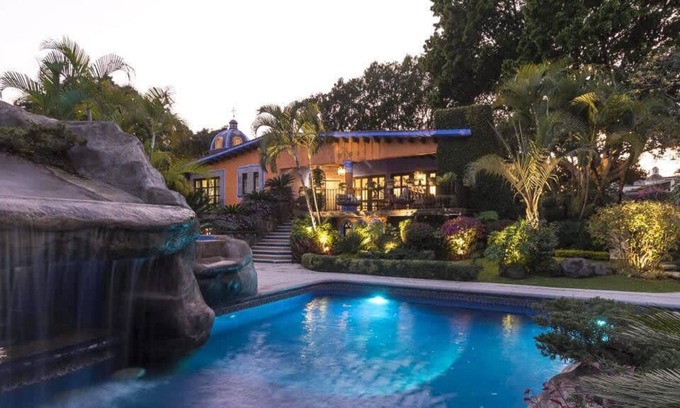 Cuernavaca House | Casa Sofía: Relax in a Garden Oasis with Pool & Spa