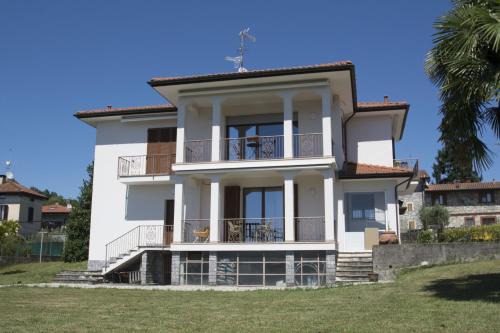 Brezzo di Bedero Apartment | Casa Sole