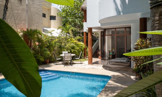 Puerto Morelos Apartment | Inviting Retreat at Casa Sonoma: Oceanfront with Pool