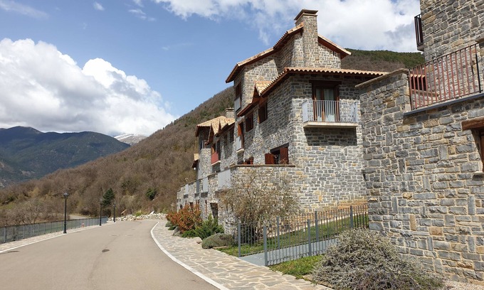Gavin House | Experience Casa Sonxu: The Pyrenees at Your Doorstep