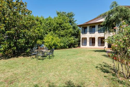 Cantagrillo Apartment | Family-Friendly Retreat at Casa Spazio Zero - Rated 9.5/10