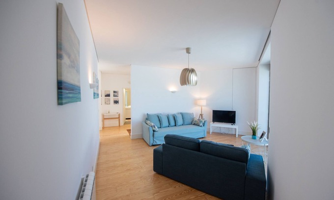Aguda House | Casa Sra Nazaré: Steps from the Beach with Spa & Breakfast