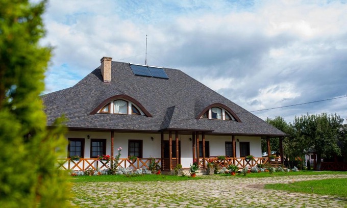 Partestii de Sus House | Family-Friendly Stay at Casa Strabunicului - Rated 9/10