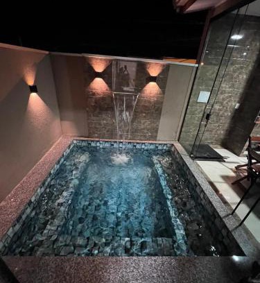 Vilhena House | Cozy Casa Suítes Beach: Family-Friendly with Pool & Pets