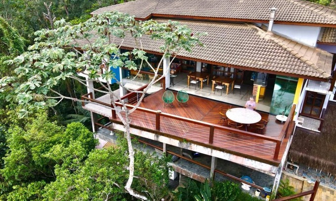 Toninhas House | Casa Sul Mare: Your Family Retreat Near Toninhas Beach