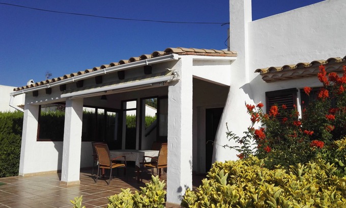 Torroella de Montgri House | Casa Sunnesching: Perfect Holiday Home with Pool & Ocean Views