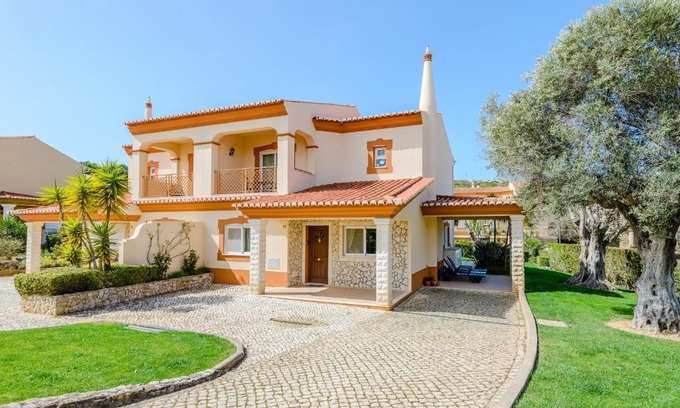 Atalaia Villa | Casa Sunny Days - Boavista Resort with Pool & Hot Tub Access