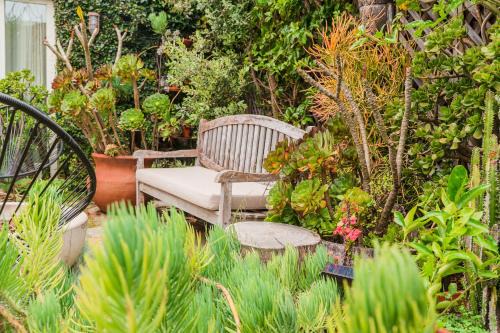 Venice House | Tranquil Casa Superba - A Family-Friendly Venice Escape