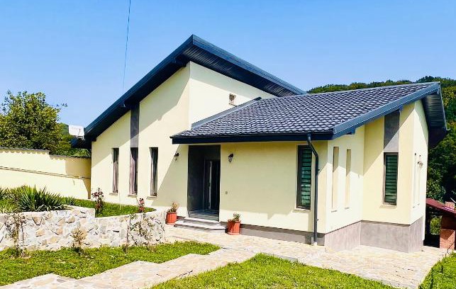 Bacau County Villa | Discover Casa Syrinx: Your Ideal Budget-Friendly Escape