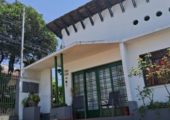 Sao Paulo House | Stylish Casa Térrea: Pet Friendly & Spa Near SP Expo