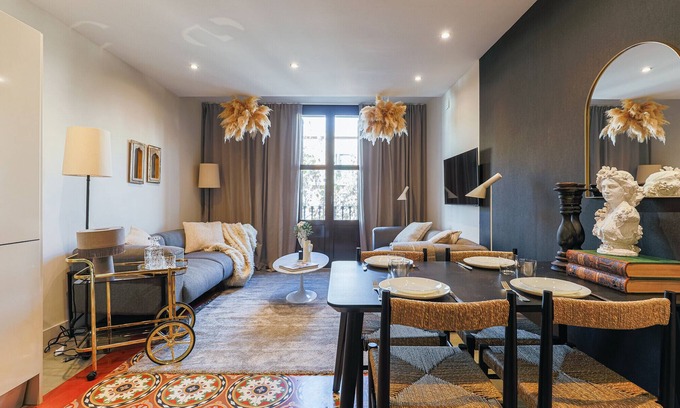 Sant Antoni Apartment | New Boutique Apartment Near Ramblas with Daily Cleaning
