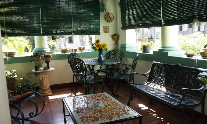 Plaza de la Revolucion House | Discover Casa Tamgus: Family-Friendly Retreat with Spa & Dining