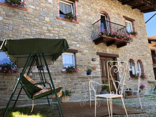Marsaglia Bed & Breakfast | Discover Casa Tarò: Oceanfront Retreat with Hot Tub