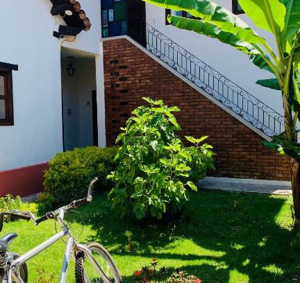 Del Cerrillo House | Discover Casa Tequio: Spa Retreat with Hot Tub & Kitchen
