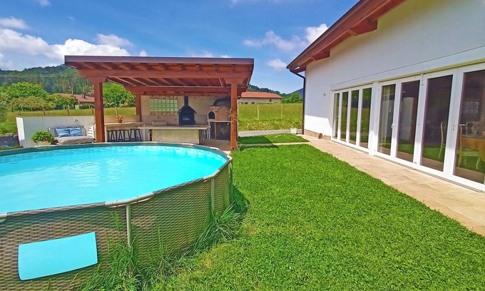 Menaka Cottage | Ideal Group Retreat: Casa Temática Near Playa & S.j.gaztelugatxe