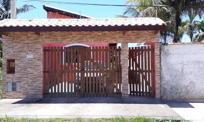 Indaia House | Pet-Friendly Oceanfront Retreat at Casa Temporada Bertioga
