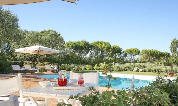 Misano Monte Bed & Breakfast | Casa Tentoni B & B - Cozy Residence with Pool Access