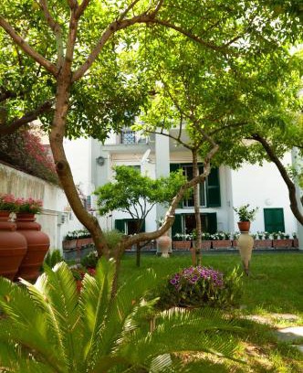 Torre Annunziata Apartment | Elegant Casa Teresinella Garden with Oceanfront Views