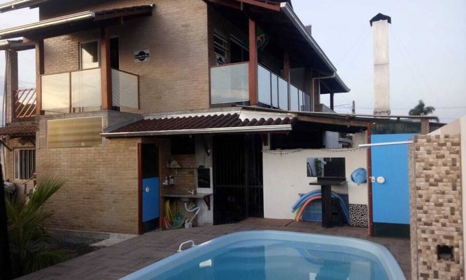 Guaratuba House | Casa Tia Ana: Poolside Bliss Near Coroados Beach