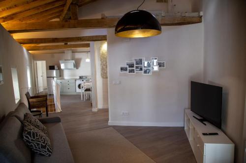 Hervas House | Casa Tia Regina: Pet-Friendly Retreat with Top Ratings