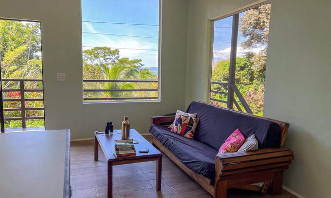 Pavones House | Casa Tierra Media - Oceanview Jungle Getaway with WiFi & AC