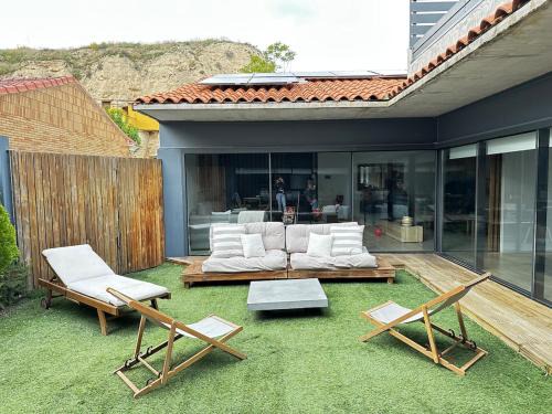 Valtierra House | Casa Tilin