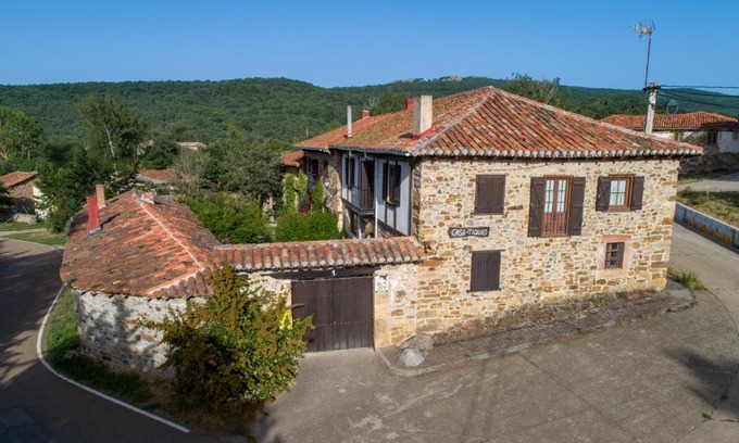 San Cebrian de Muda House | Discover Casa Tiquio Montaña Palentina: Pet-Friendly Retreat