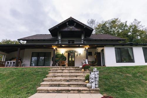 Blaj House | Outstanding Casa Tirol Blaj: Guest Rated 9.8 with Breakfast