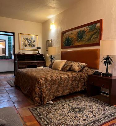 Guadalajara Hotel | Discover Casa Tlaquepaque: 4-Star Stay with Pool & Breakfast