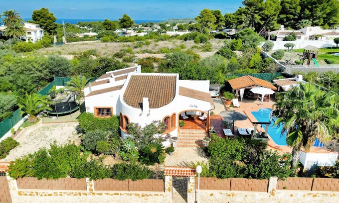 Javea Villa | Casa Toñy: Family-Friendly Stay with Pool Access