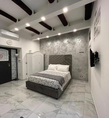 Vittorio Emanuele House | Discover Casa Tolentino: Family-Friendly Stay in Napoli
