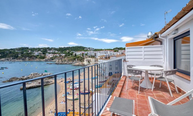 Calella de Palafrugell Apartment | Experience Casa Tomas: A 4-Star Guest Rated Haven