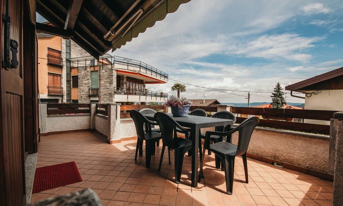 Nebbiuno Ski Chalet | Pet-Friendly Casa Torelù - Lakeside Getaway with Kitchen