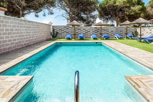 Los Canos de Meca House | Casa Torre De Meca: Family-Friendly Retreat with Pool