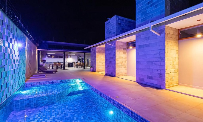 Pirenopolis House | Inviting Casa Torre de Pedra with Ocean View & Pool