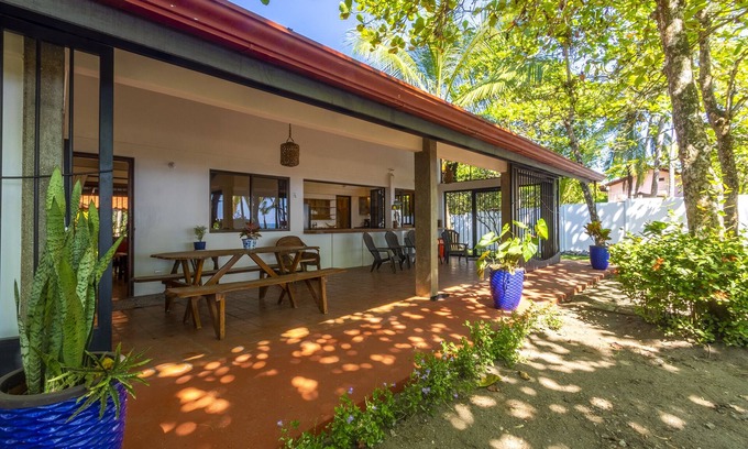 Esterillos Oeste House | Relaxing Beachfront Getaway at Casa Tortuga