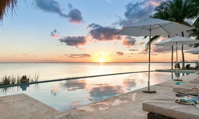 Zona Hotelera Hotel | Relax at Casa Tortugas Boutique Suites – Rated 9.4/10!