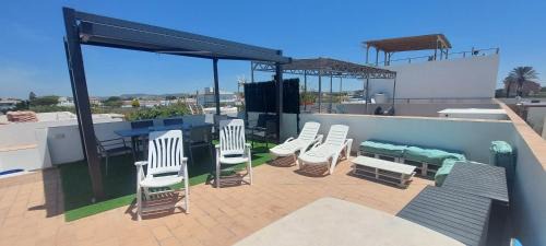 El Palmar House | New Casa Steps from the Beach with Ocean View & Breakfast