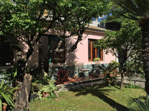 Sant'Ilario Apartment | Discover Casa Tra Il Verde E Il Blu: Oceanfront Getaway