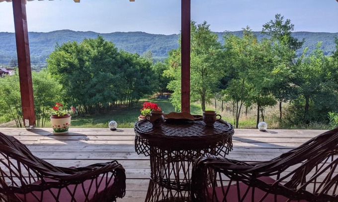 Rotarasti Ski Chalet | Serene Escape at Casa Tranquila - Guest Rated 10/10