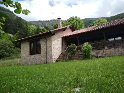 Tornin Apartment | Experience Casa Trasgu: Family & Pet-Friendly in Asturias