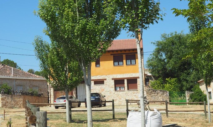 Pradena House | Casa Triviño: Pet-Friendly Stay with Homemade Breakfast