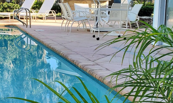 Apopka House | CASA TROPICAL: Guest Rated 9.6 with Pool & Spa Amenities