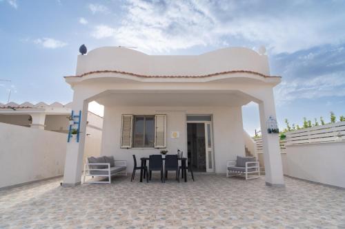 Granelli Apartment | Discover Casa Tuminello Granelli: Oceanfront Family Retreat