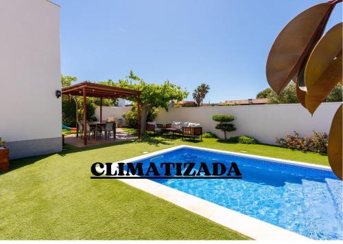 Deltebre House | Experience Casa Turón: Pet-Friendly Oceanfront Retreat
