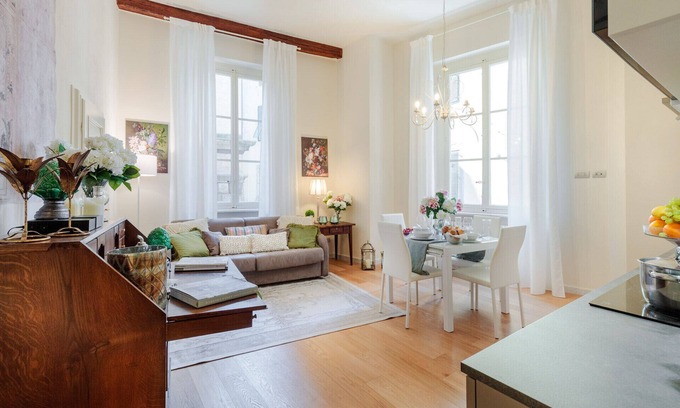 Lucca Historical Center Apartment | CASA UGOLINO: Top-Rated 2 Bedrooms in Central Lucca