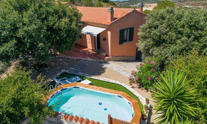 Trinita d'Agultu e Vignola House | Cozy Casa Vacanze La Pavoncella: Rated 9.5/10, Pet Friendly