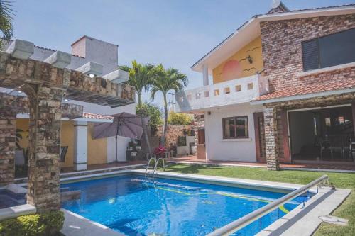 Lomas de Cocoyoc House | Discover Casa Vacacional: Pet-Friendly Retreat with Pool