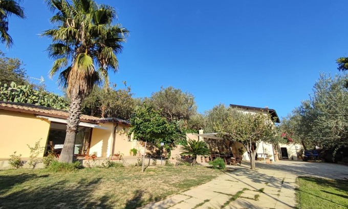 San Michele di Ganzaria House | Oceanfront Family Getaway at Casa Vacanze La Cuntintizza