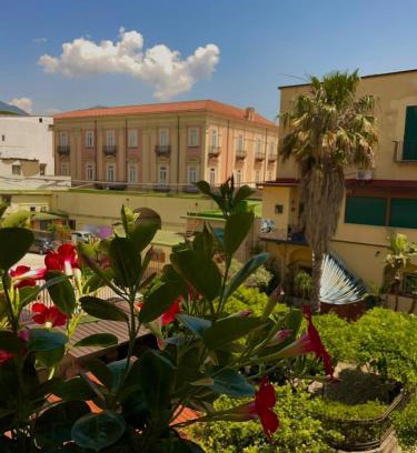 San Giorgio a Cremano Apartment | Discover Casa Elena: Pet-Friendly Getaway with Top Reviews